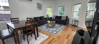 Charming 3-bedroom apartment in superb Schenectady with AC