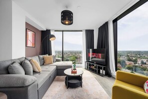 Living area - 2 Bed Old Trafford Flat | Skyline Views (Stretford)