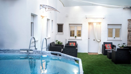 Pool. La Pluma y El Pincel -Space with swimming pool close to Puy du Fou and Montes de Toledo