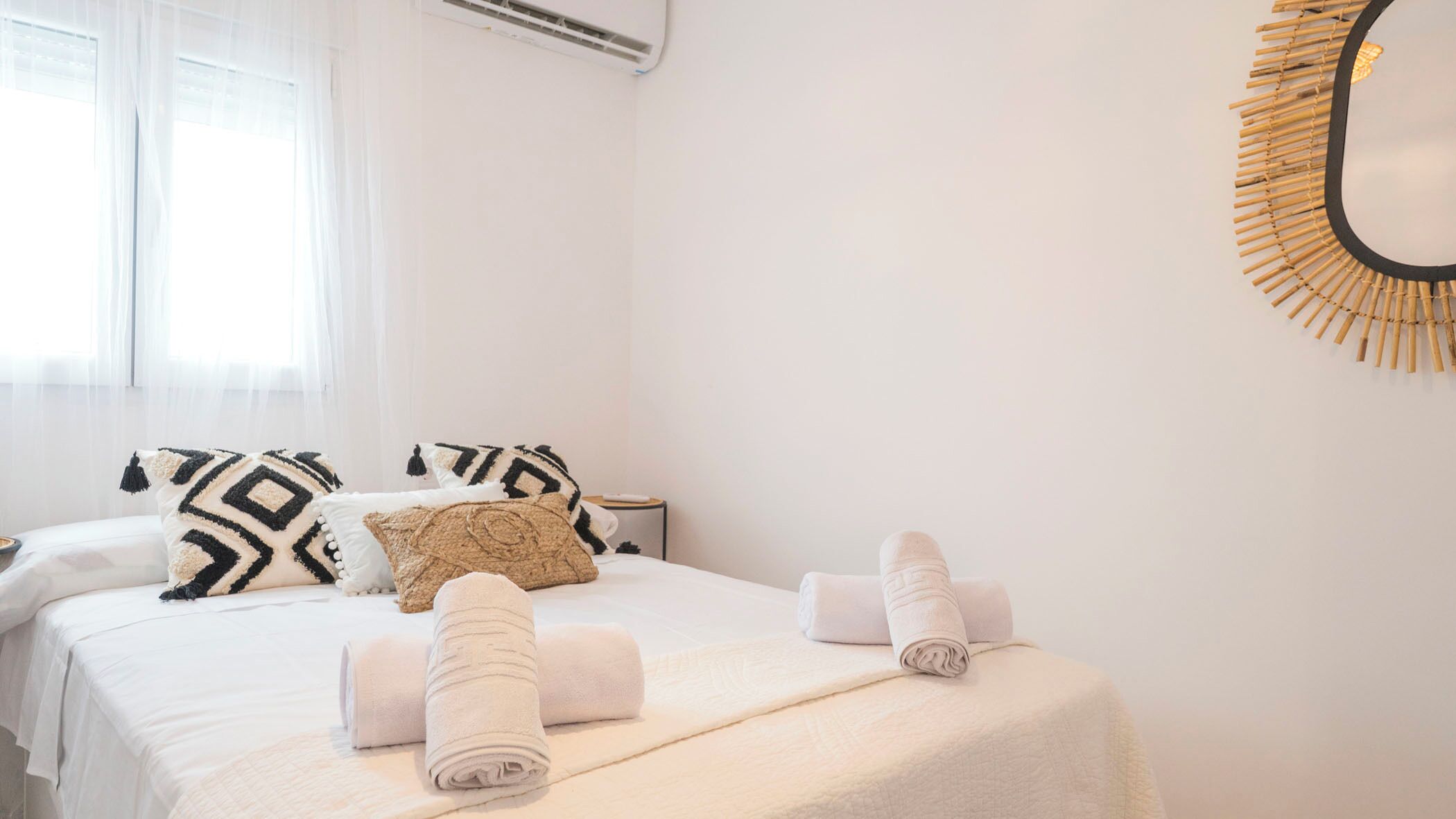 6 chambres, fer et planche à repasser, Wi-Fi, draps fournis