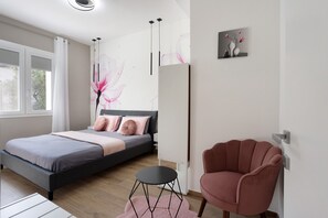 2 bedrooms, WiFi, bed sheets