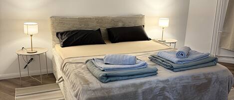 2 bedrooms, iron/ironing board, WiFi, bed sheets