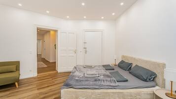 2 chambres, fer et planche à repasser, Wi-Fi, draps fournis
