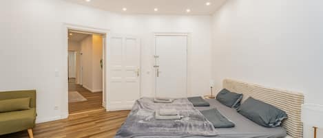2 chambres, fer et planche Ă repasser, Wi-Fi, draps fournis