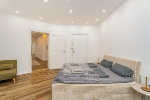 2 chambres, fer et planche à repasser, Wi-Fi, draps fournis