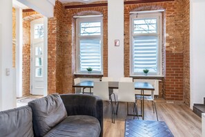 Dining - Apartment 'Backyard Loft West' with Wi-Fi (Berlin)