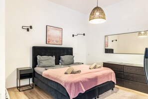 2 bedrooms, desk, iron/ironing board, WiFi - Apartment 'Backyard Loft West' with Wi-Fi (Berlin)