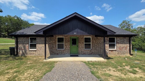Delightful 3-bedroom house with AC in Atoka