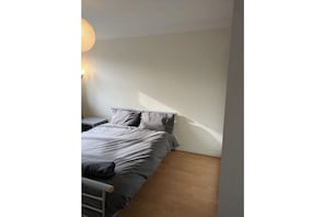2 bedrooms, Internet, bed sheets