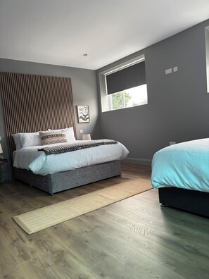 Comfort Triple Room | Desk, iron/ironing board, free WiFi - The Snug at the BH (Garrisker)