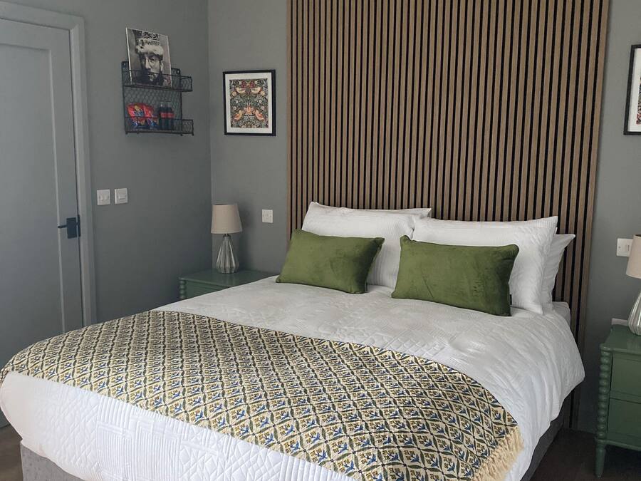 Comfort Double Room | Desk, iron/ironing board, WiFi (free)