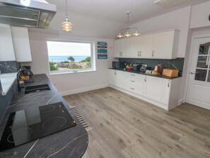 Máy rửa bát, dụng cụ nấu nướng/bát dĩa/dao nĩa 