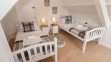3 habitaciones, decoración personalizada y muebles diferentes