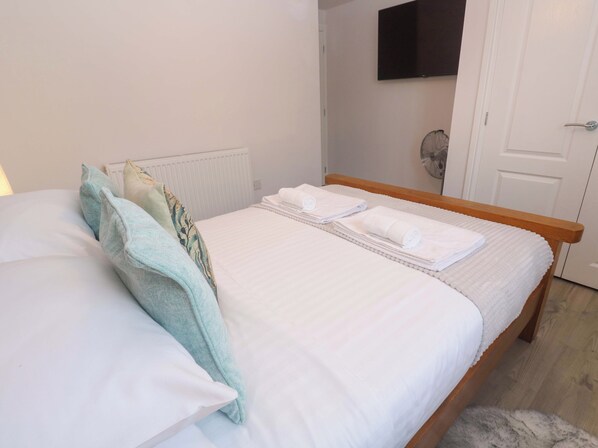 3 quartos, individualmente decorados, individualmente mobiliados
