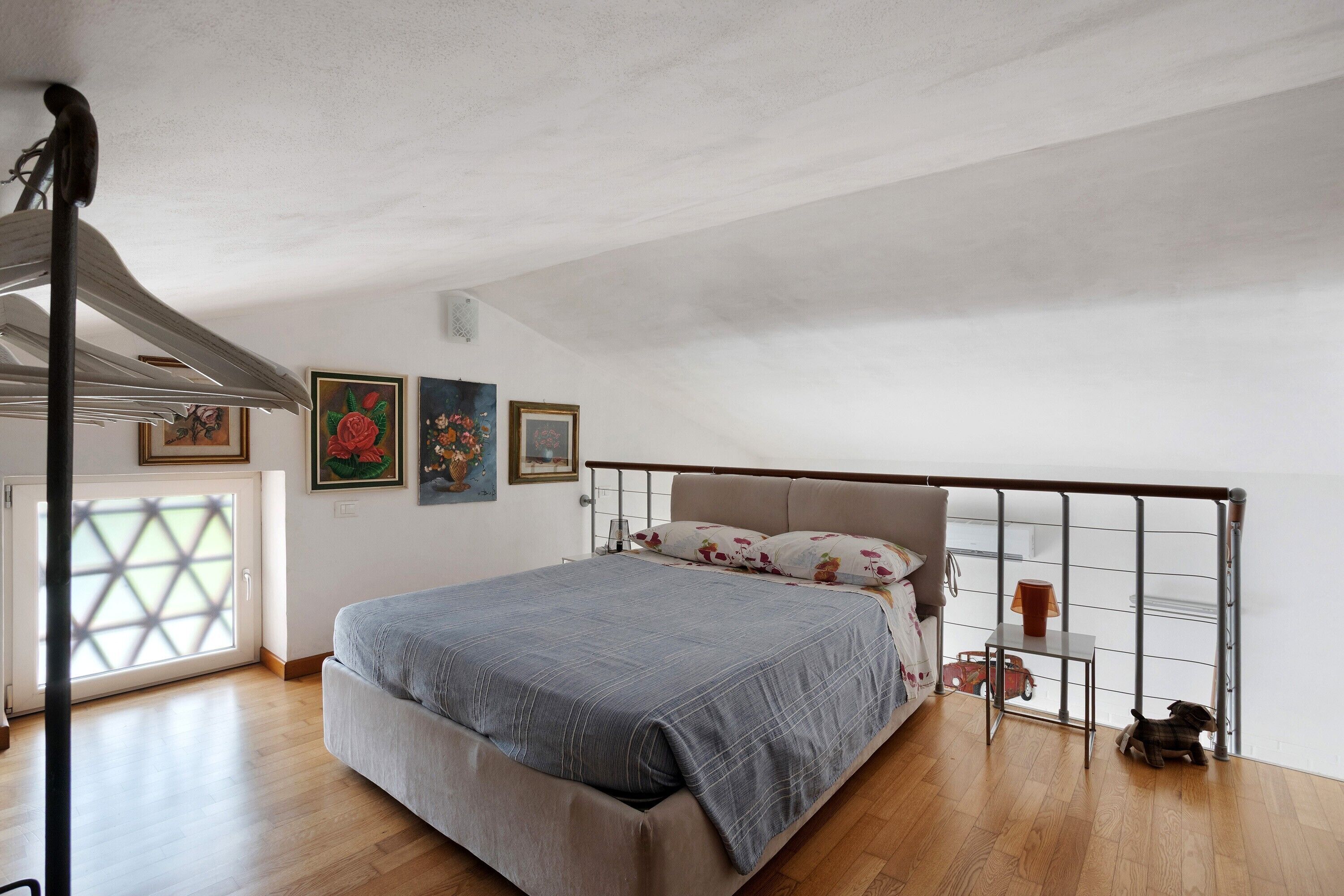 1 camera, Wi-Fi, lenzuola