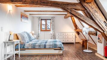 2 bedrooms, iron/ironing board, WiFi, bed sheets