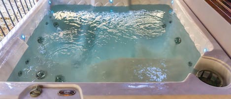 室外 SPA 浴池