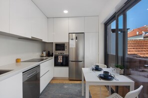 Fridge, microwave, oven, stovetop