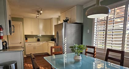 Retreat 5-bedroom Home with Private Pool in Memphis