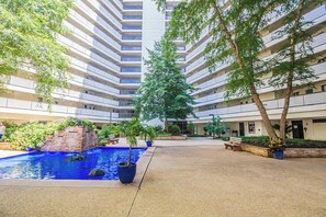 Indoor pool - Sea Watch- Penthouse, Oceanfront 4 BR, two floors (Ocean City)