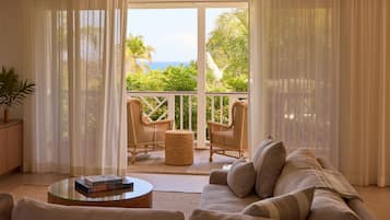 House, Multiple Beds, Pool Access, Ocean View (Brett's Home) | Living area | 40-inch TV with digital channels