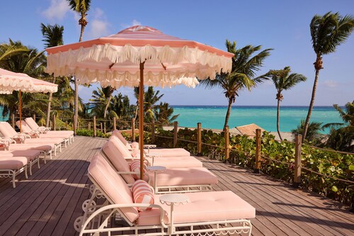 Private Pool Villa at Coral Sands Steps to Pink Sand Beach & Resort Amenities