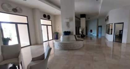 Large Oceanview 4 bedroom condo in beautiful Vista Mar - 10 mins from Coronado