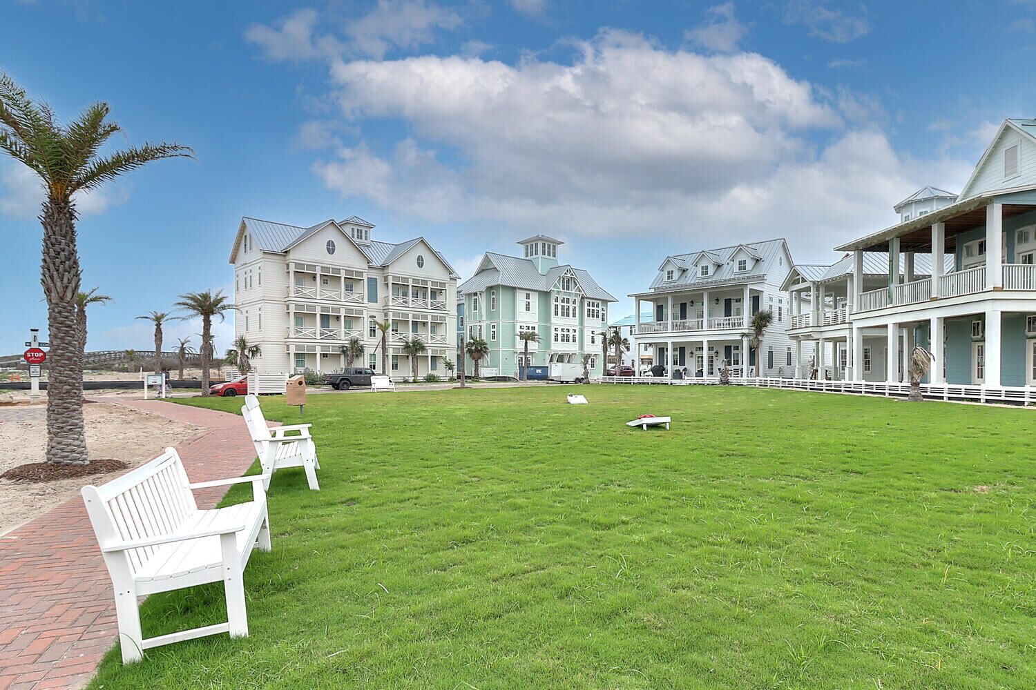 House (6 Bedrooms) | Front of property