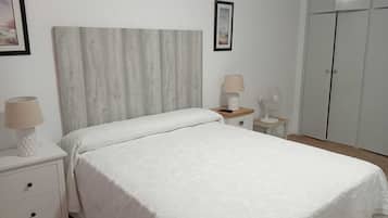 3 chambres, fer et planche Ă repasser, accĂšs Internet, draps fournis