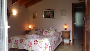 1 camera, Wi-Fi, lenzuola
