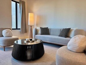 Smart TV, stereo, offices