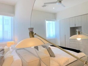 1 bedroom, iron/ironing board, travel cot, free WiFi - New 1bd - Gated - Pool Beach and Gym access - High speed internet (Nassau)