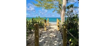 New luxury 3bd - Gated - Pool Beach and Gym access - Quiet area - Up to 6 people