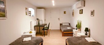 Rooms with single beds - r no. 1