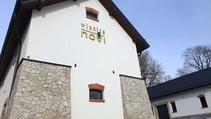 A building with the sign 'Wininca Novi' on the facade. - Double rooms - r no.4 (Cianowice)