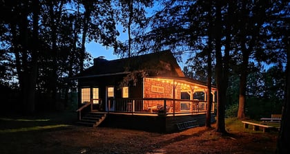 Creekside View Cabin - Newly Remodeled