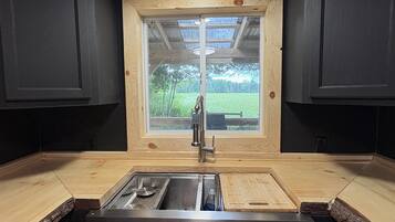 KylskÄp, mikrovÄgsugn, ugn och spishÀll