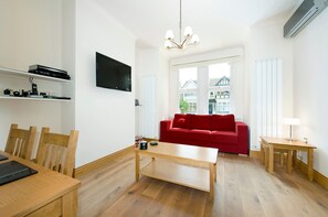TV - Cozy City Retreat in London (London)