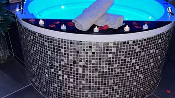 Poreamme, hiustenkuivaaja, pyyhkeet, saippua