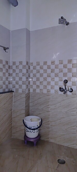 Family Double Room | Bathroom | Towels - Hotel V D Choudhary (Jaipur)