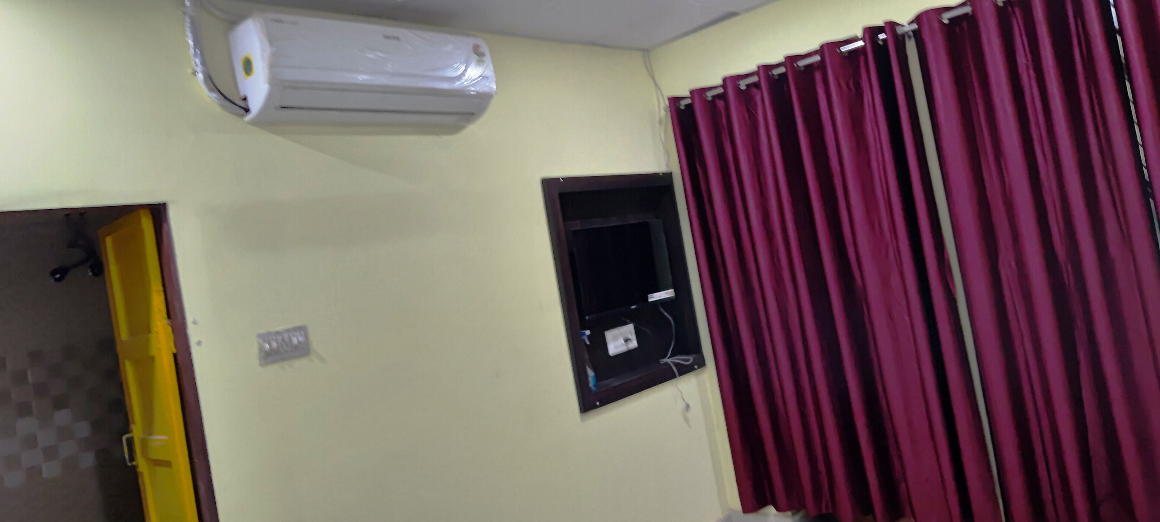 Family Double Room | Desk, free WiFi