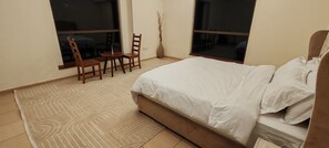 4 bedrooms, Internet, bed sheets