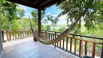 Cabin, partial lagoon view | Free WiFi, bed sheets