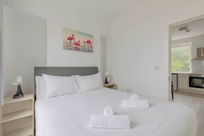 1 habitación, tabla de planchar con plancha, internet y ropa de cama 
