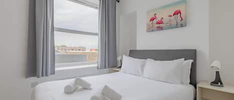 1 chambre, fer et planche à repasser, accès Internet, draps fournis