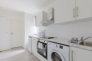 Fridge, oven, stovetop, toaster