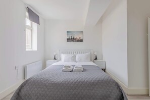1 chambre, fer et planche à repasser, Wi-Fi, draps fournis