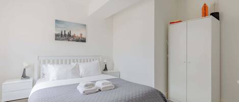 1 chambre, fer et planche Ă repasser, Wi-Fi, draps fournis