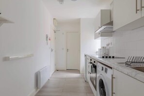 Kühlschrank, Ofen, Herdplatte, Toaster