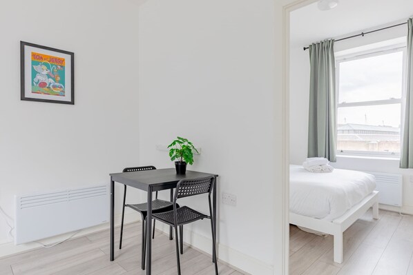1 bedroom, iron/ironing board, internet, bed sheets